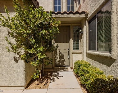 5558 Golden Palms Court - Photo Thumbnail 4
