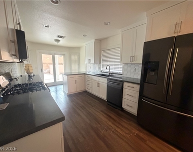 3040 Waterview Drive - Photo Thumbnail 2
