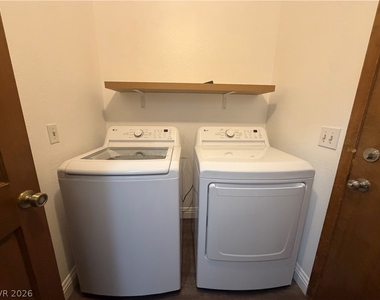 3040 Waterview Drive - Photo Thumbnail 4