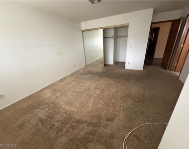 3040 Waterview Drive - Photo Thumbnail 10
