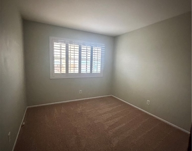 3040 Waterview Drive - Photo Thumbnail 11
