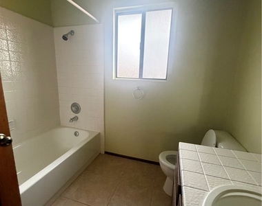3040 Waterview Drive - Photo Thumbnail 8