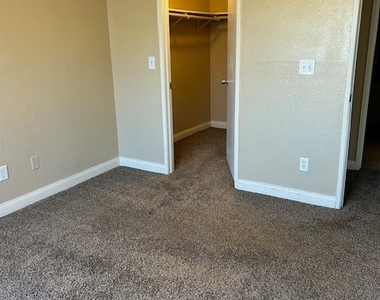 8600 W Charleston Boulevard - Photo Thumbnail 9