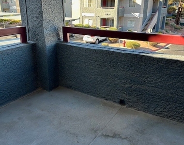 8600 W Charleston Boulevard - Photo Thumbnail 14