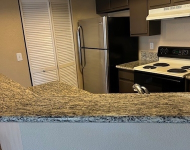 8600 W Charleston Boulevard - Photo Thumbnail 7