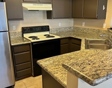 8600 W Charleston Boulevard - Photo Thumbnail 4