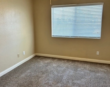 8600 W Charleston Boulevard - Photo Thumbnail 11