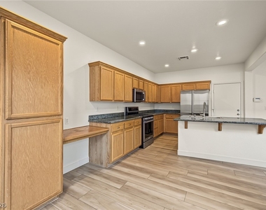 8561 Barkeria Court - Photo Thumbnail 5