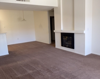 7413 W Russell Road - Photo Thumbnail 7