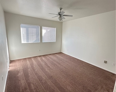 7413 W Russell Road - Photo Thumbnail 10