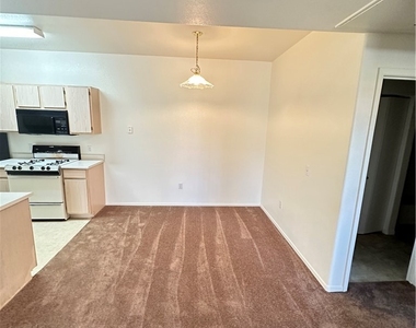 7413 W Russell Road - Photo Thumbnail 2