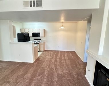 7413 W Russell Road - Photo Thumbnail 5