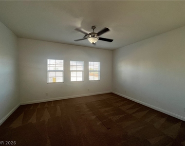 7584 Nicklin Street - Photo Thumbnail 10