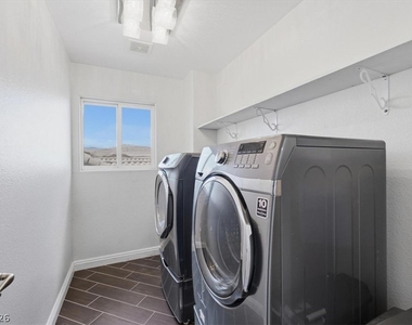 5397 Esparon Avenue - Photo Thumbnail 21