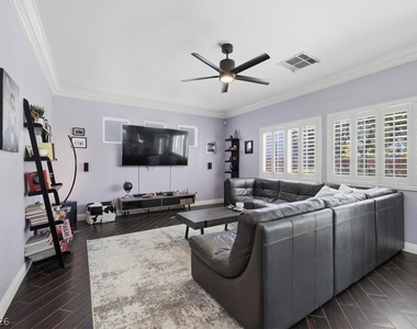5397 Esparon Avenue - Photo Thumbnail 8