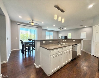 6153 Pine Desert Avenue - Photo Thumbnail 5