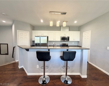 6153 Pine Desert Avenue - Photo Thumbnail 2