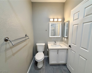 6153 Pine Desert Avenue - Photo Thumbnail 15