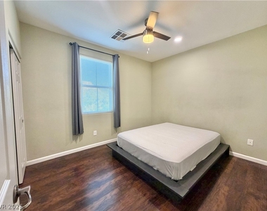 6153 Pine Desert Avenue - Photo Thumbnail 14
