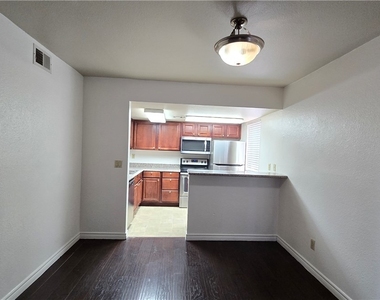 4430 Sandy River Drive - Photo Thumbnail 4