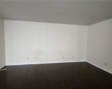 4430 Sandy River Drive - Photo Thumbnail 3