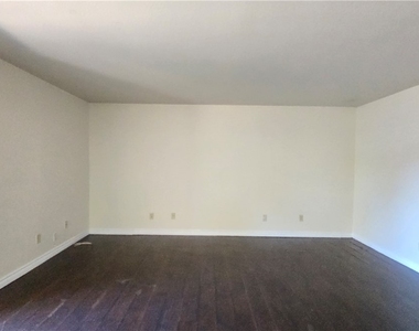 4430 Sandy River Drive - Photo Thumbnail 10