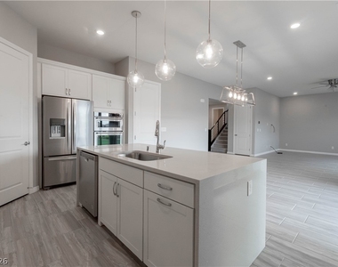 12385 Valley Chase Avenue - Photo Thumbnail 16