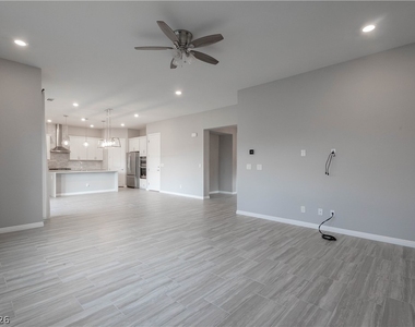12385 Valley Chase Avenue - Photo Thumbnail 8