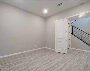 12385 Valley Chase Avenue - Photo Thumbnail 3