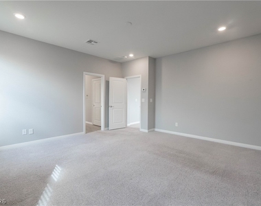 12385 Valley Chase Avenue - Photo Thumbnail 22