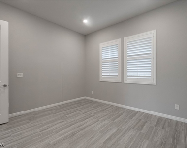 12385 Valley Chase Avenue - Photo Thumbnail 4