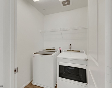 2932 Aragon Terrace Way - Photo Thumbnail 13