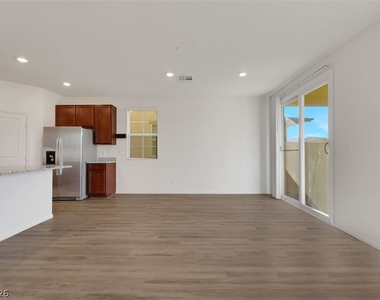 2932 Aragon Terrace Way - Photo Thumbnail 5