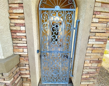 9057 Spinning Wheel Avenue - Photo Thumbnail 2