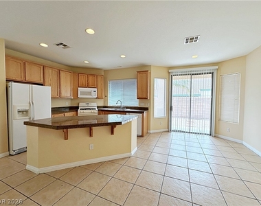 9057 Spinning Wheel Avenue - Photo Thumbnail 13