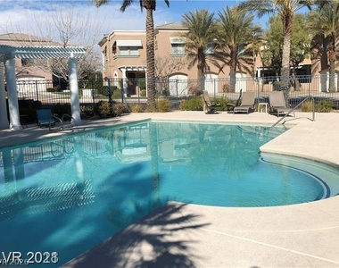9108 Vista Greens Way - Photo Thumbnail 13