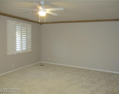 9108 Vista Greens Way - Photo Thumbnail 9