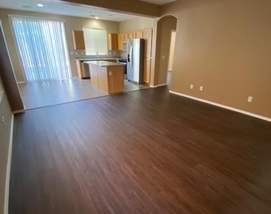 9848 Lake Austin Court - Photo Thumbnail 12