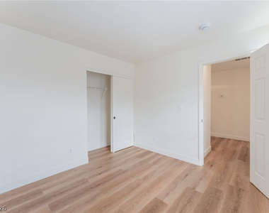 2137 Tierra Del Verde Street - Photo Thumbnail 31