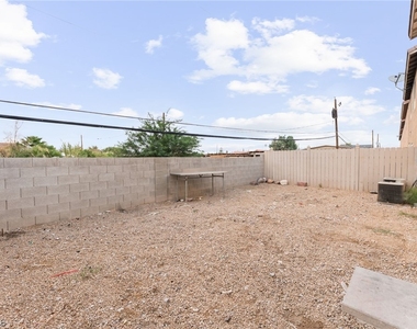2137 Tierra Del Verde Street - Photo Thumbnail 34