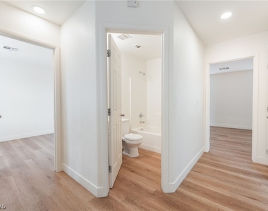 2137 Tierra Del Verde Street - Photo Thumbnail 18