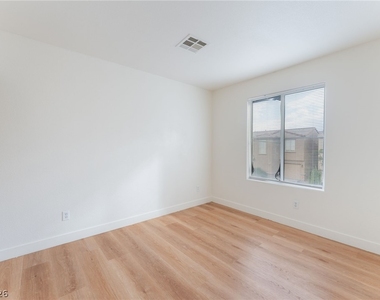 2137 Tierra Del Verde Street - Photo Thumbnail 28