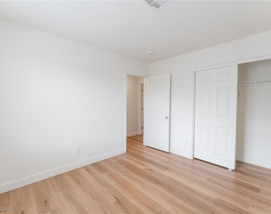 2137 Tierra Del Verde Street - Photo Thumbnail 27