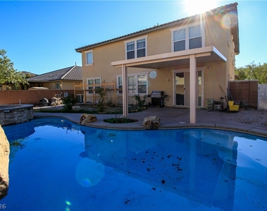8 Summit Creek Avenue - Photo Thumbnail 5