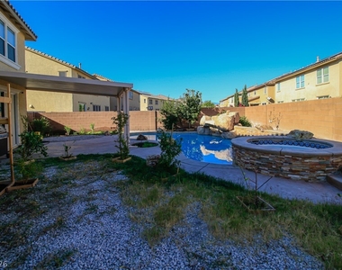 8 Summit Creek Avenue - Photo Thumbnail 7