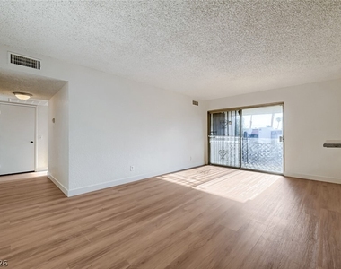 1405 Vegas Valley Drive - Photo Thumbnail 4