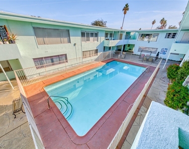 1700 Rexford Drive - Photo Thumbnail 6