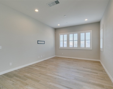 9876 Outer Hebrides Avenue - Photo Thumbnail 6