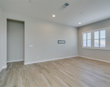 9876 Outer Hebrides Avenue - Photo Thumbnail 7