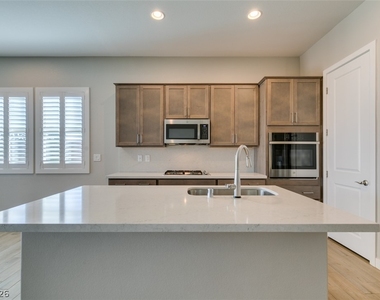 9876 Outer Hebrides Avenue - Photo Thumbnail 25
